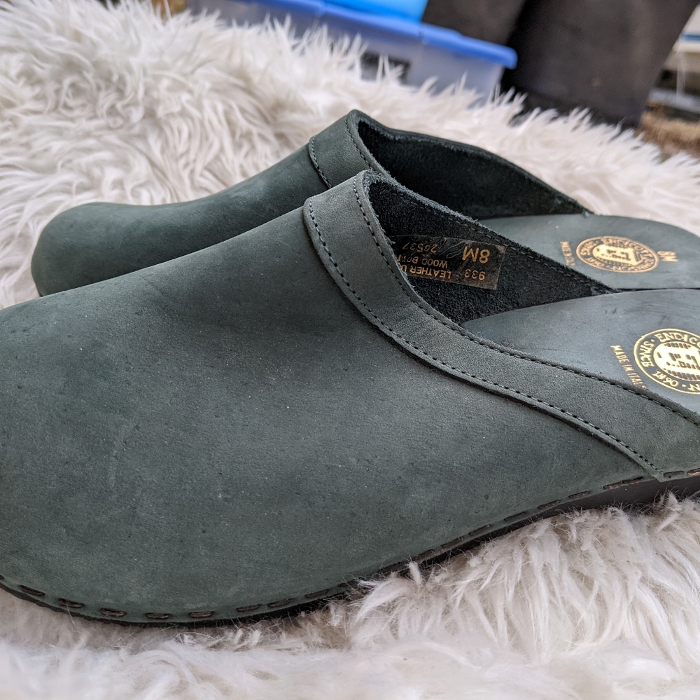 Endicott Johnson Hunter Green Leather Clogs Size 8M